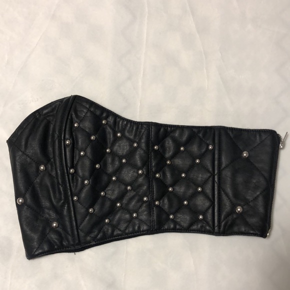 Studded Crop top - Picture 3 of 3